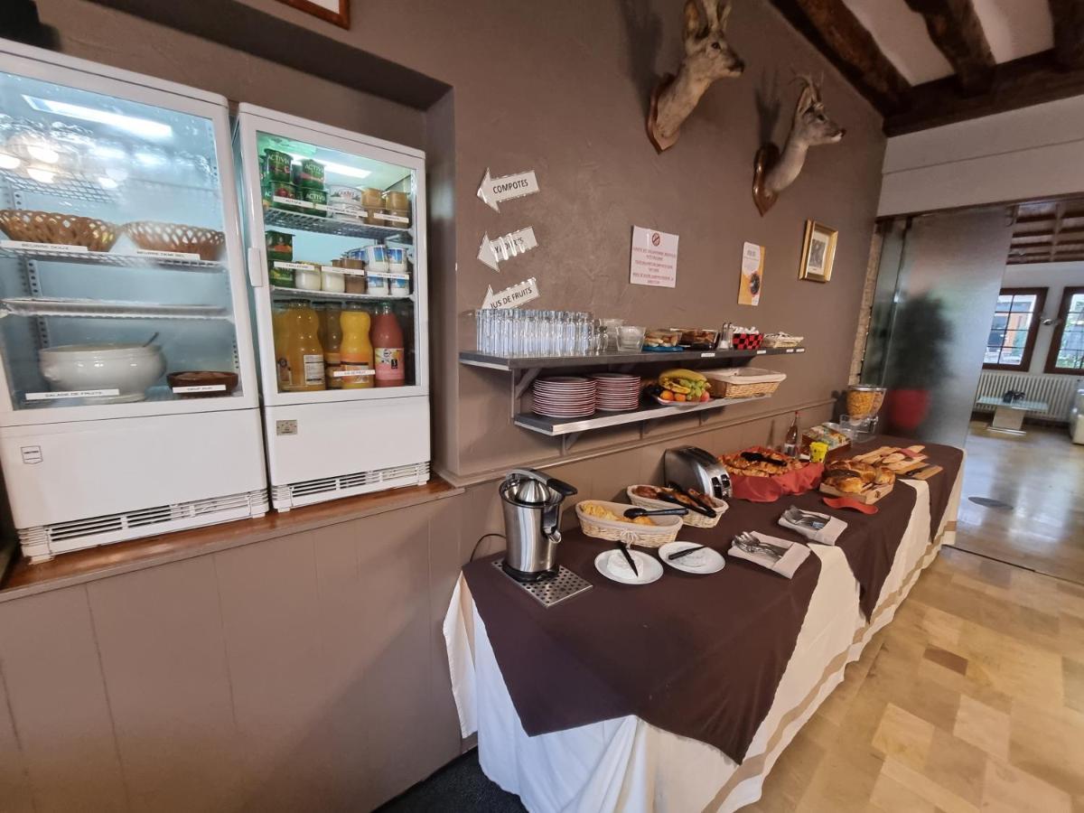 Logis Hotel Saint-Hubert 쿠르-슈베르니 외부 사진