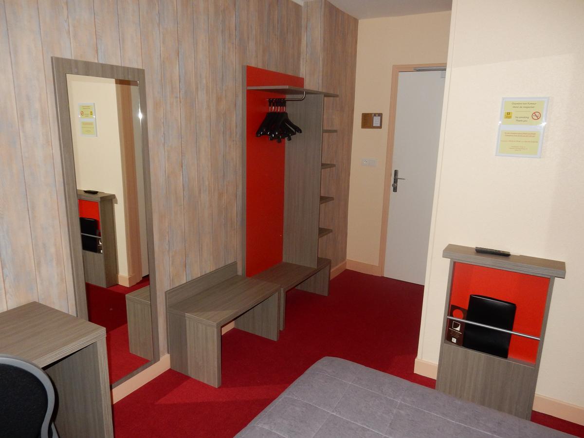 Logis Hotel Saint-Hubert 쿠르-슈베르니 외부 사진