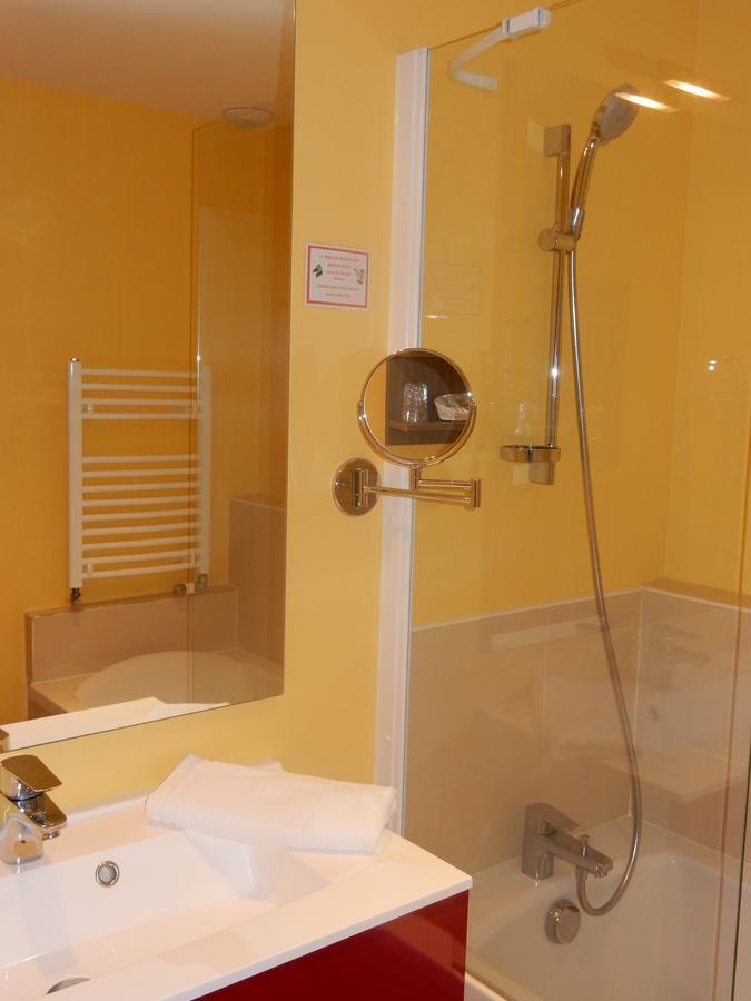 Logis Hotel Saint-Hubert 쿠르-슈베르니 외부 사진
