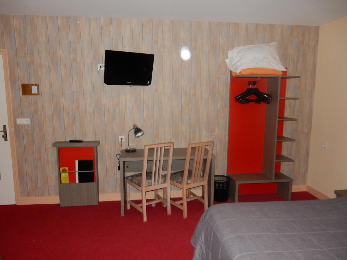 Logis Hotel Saint-Hubert 쿠르-슈베르니 외부 사진