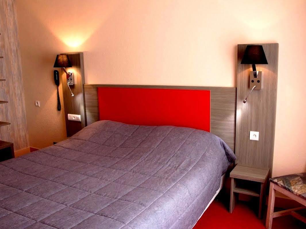 Logis Hotel Saint-Hubert 쿠르-슈베르니 외부 사진