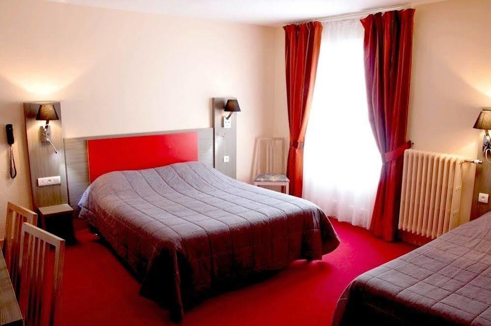 Logis Hotel Saint-Hubert 쿠르-슈베르니 외부 사진